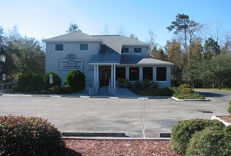 Outside view of DocMark.com dental office